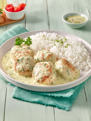 готовое блюдо Биточки из сайды с рисом для правильного питания это норма